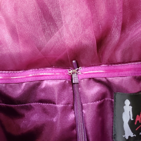 Mac Duggal Plum Velvet Trim 3D Floral Gown - US 4 - Picture 7 of 15